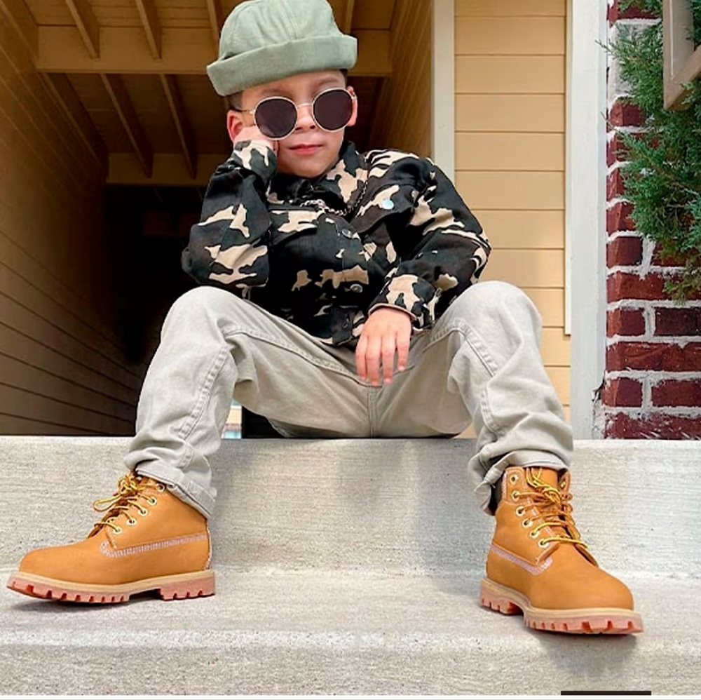 Timberland 6-Inch Premium Wheat Nubuck Boots Kids Youth 1.5 M